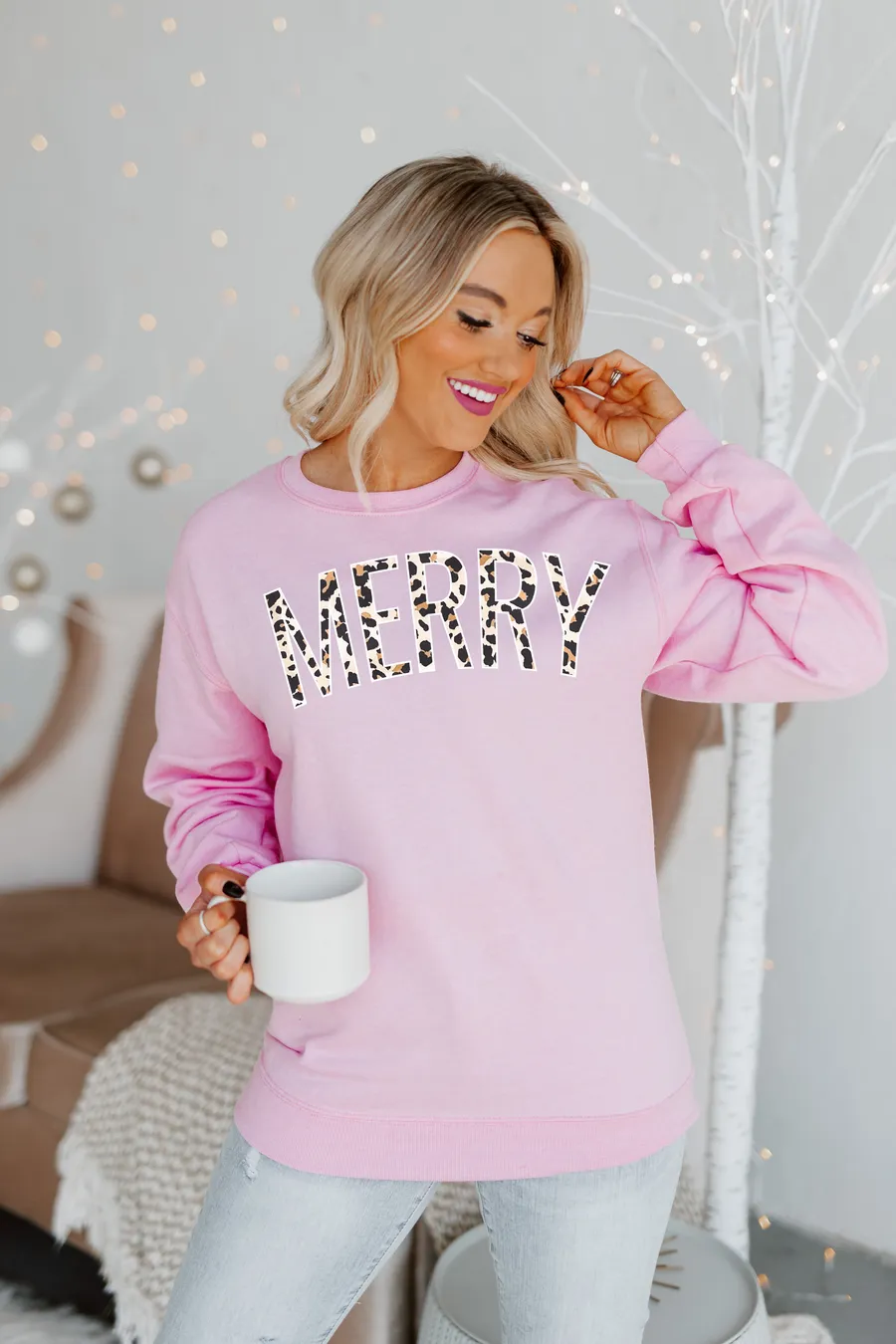 ALL THE CHEER HOLIDAY OVERSIZED CLASSIC CREW SWEATSHIRT IN LIGHT PINK