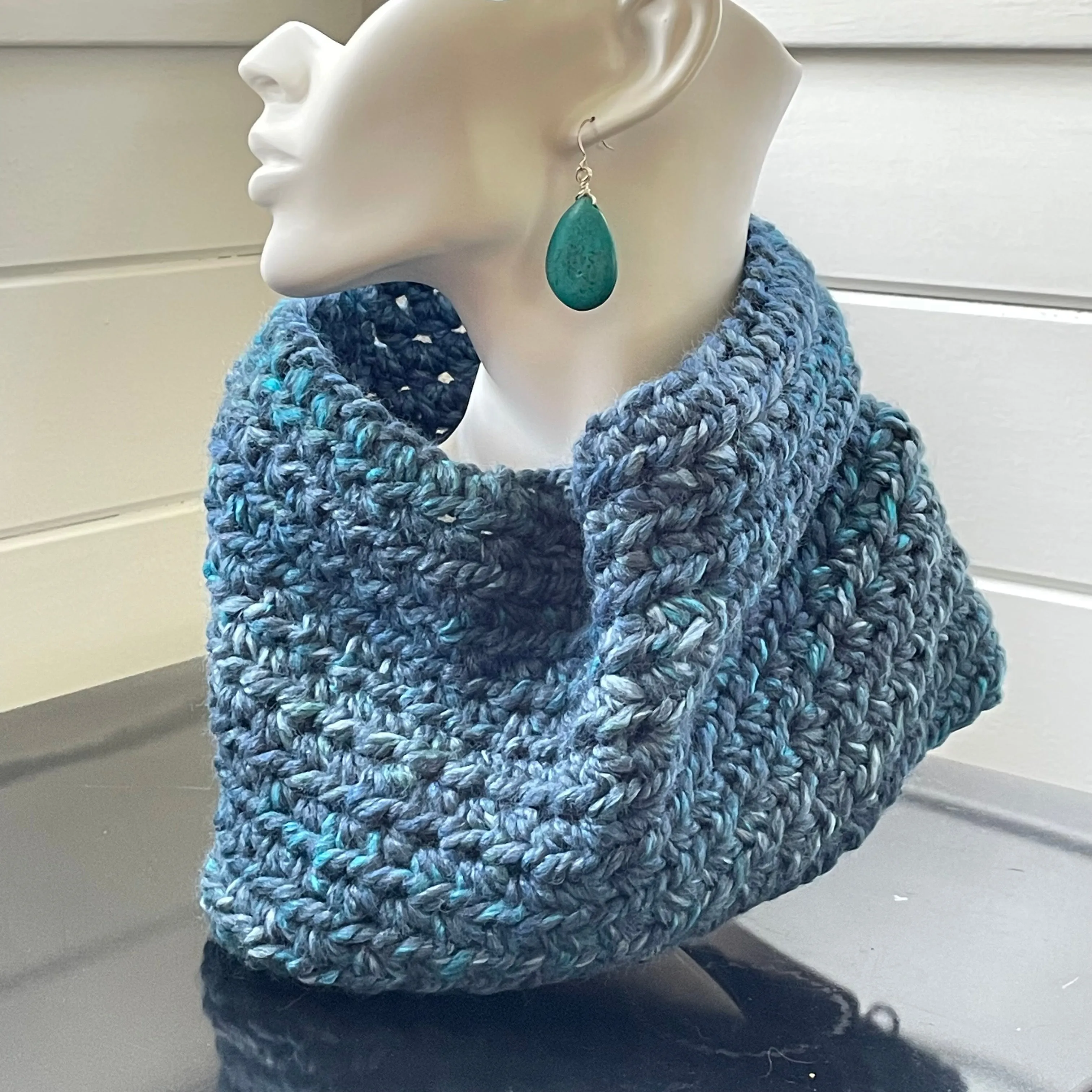 Blue & Teal Marbled Cowl Infinity Scarf Wool Blend Hand Crochet Knit Winter Fall Unisex Men Women Retro Vintage Style