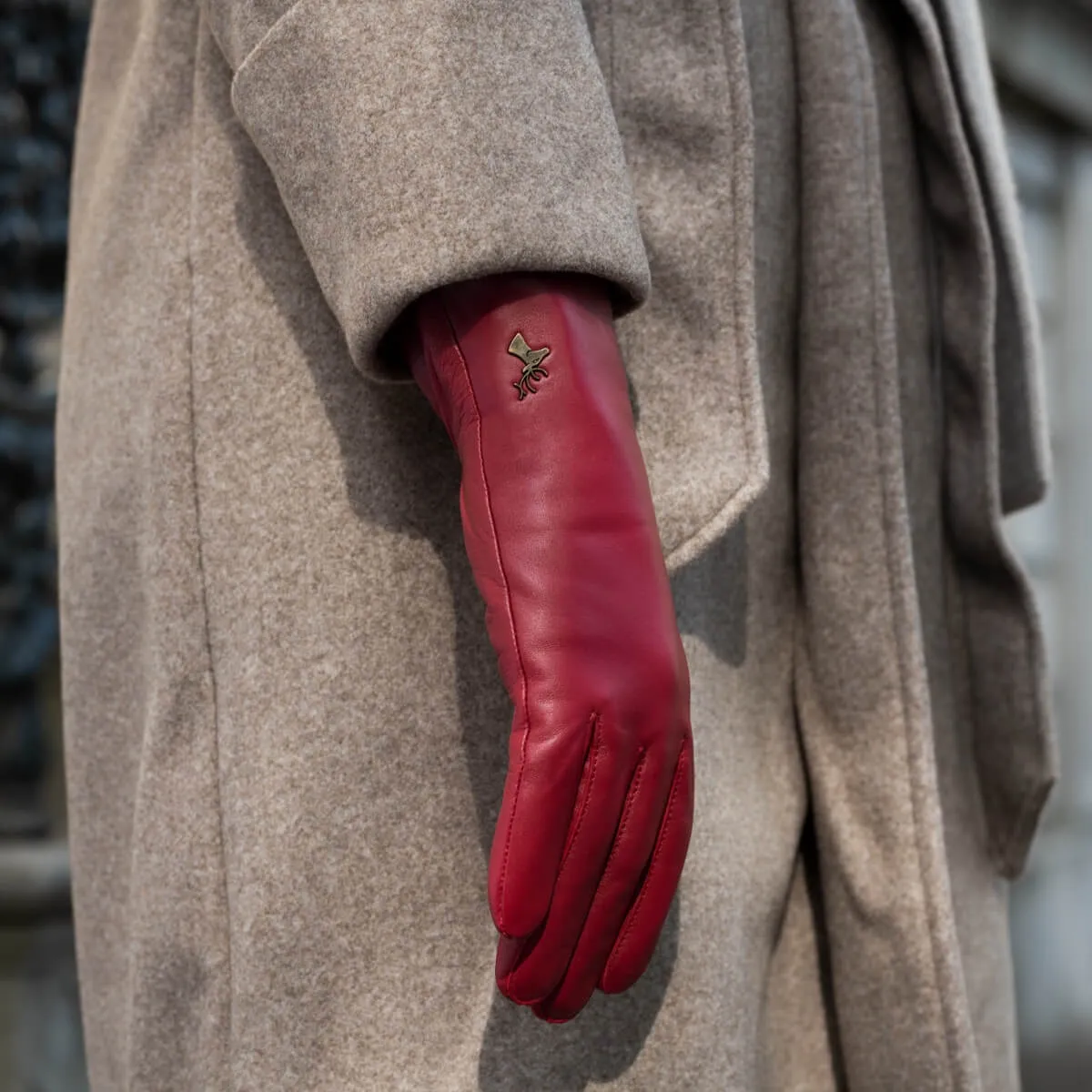 Ivy (red) – sheepskin leather gloves with wool/cashmere lining & touchscreen feature