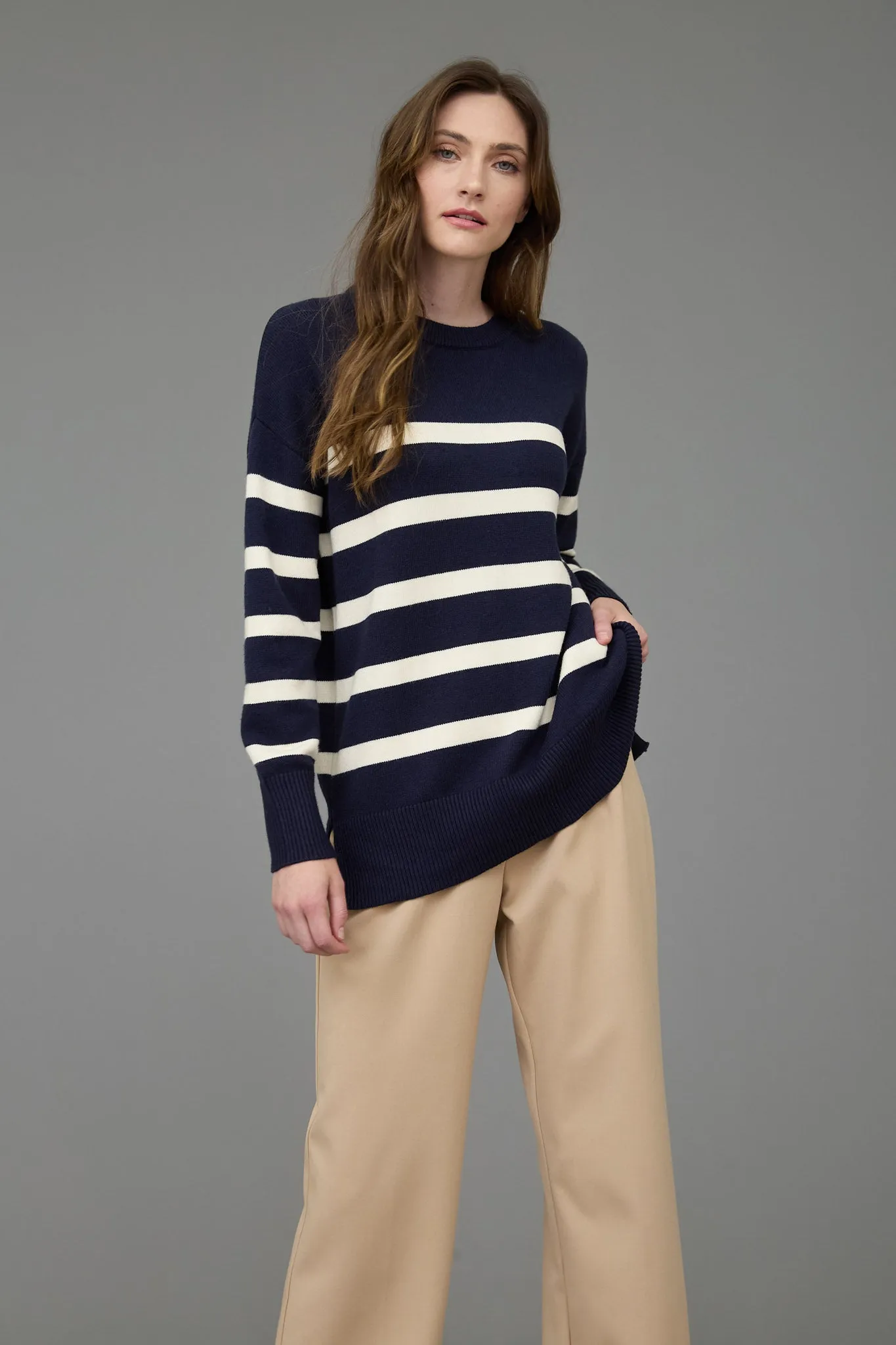 STRIPE OVERSIZED CREW SIDE SPLIT KNIT SWEATER