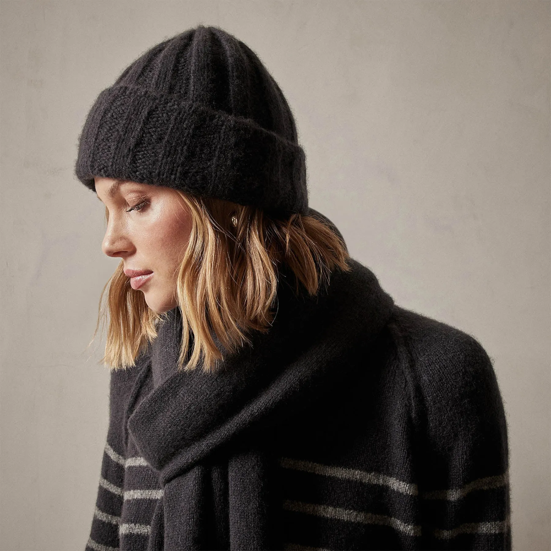 Textured Cashmere Beanie - Black