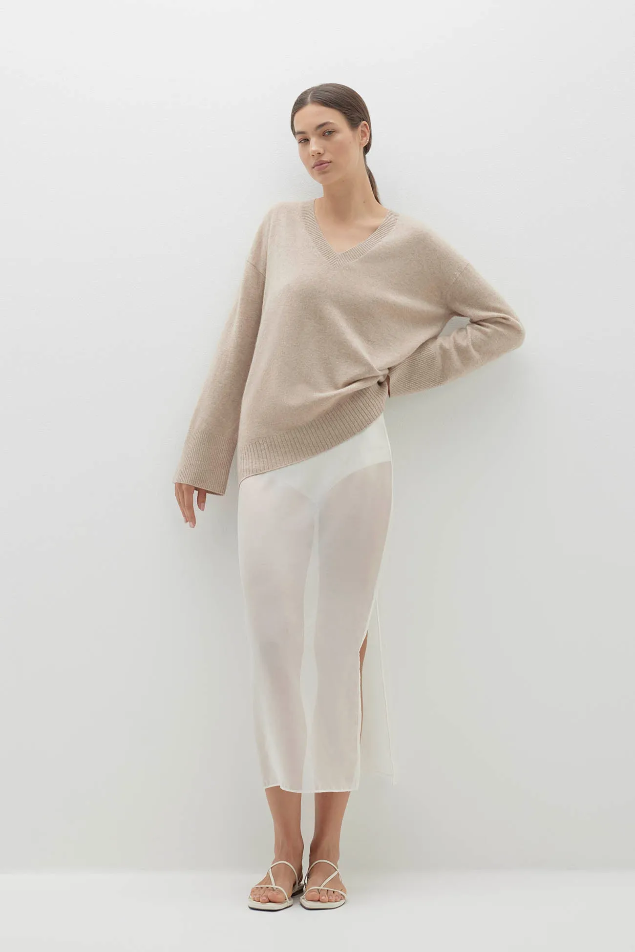 VIOLA V-NECK CASHMERE SWEATER