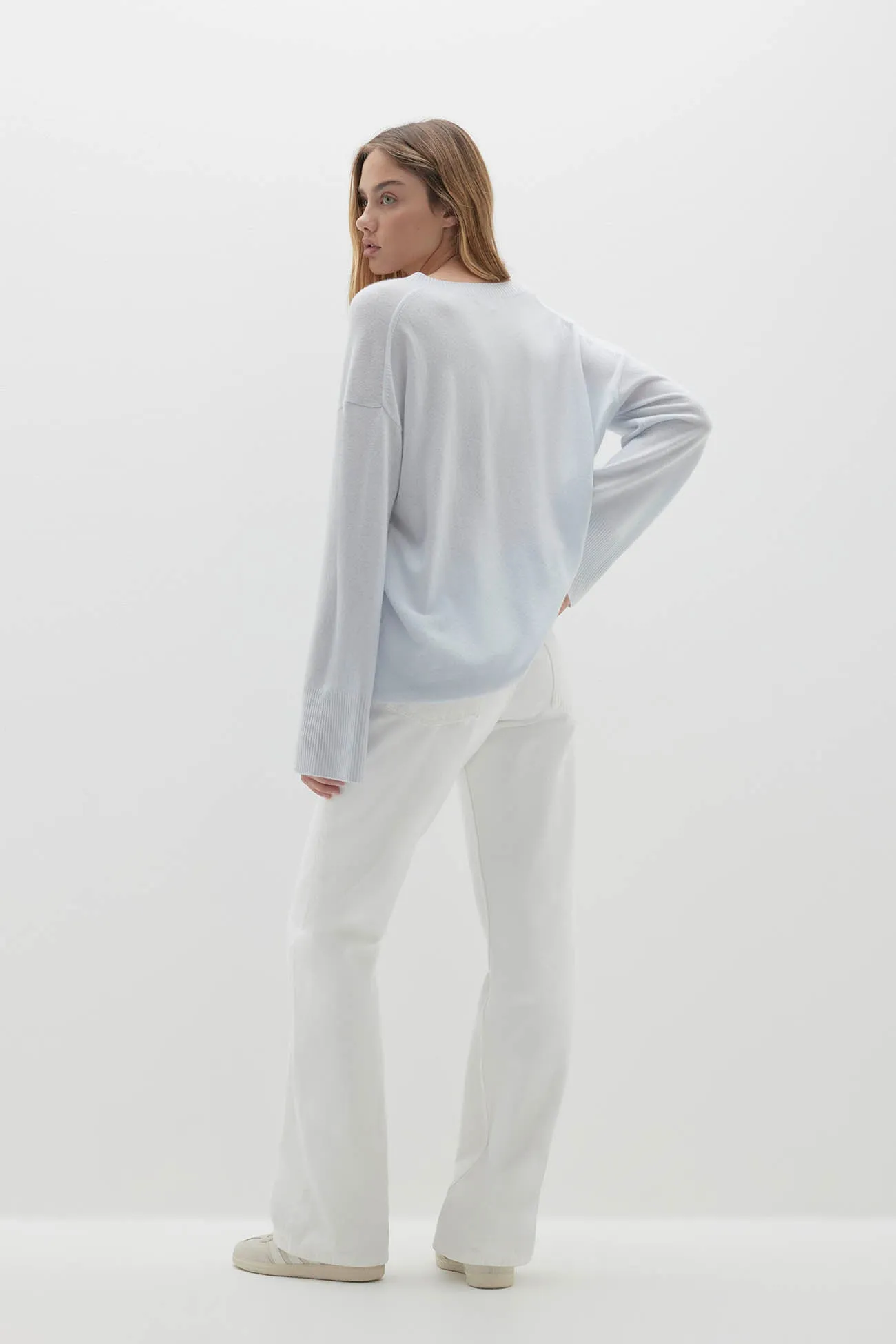 VIOLA V-NECK CASHMERE SWEATER